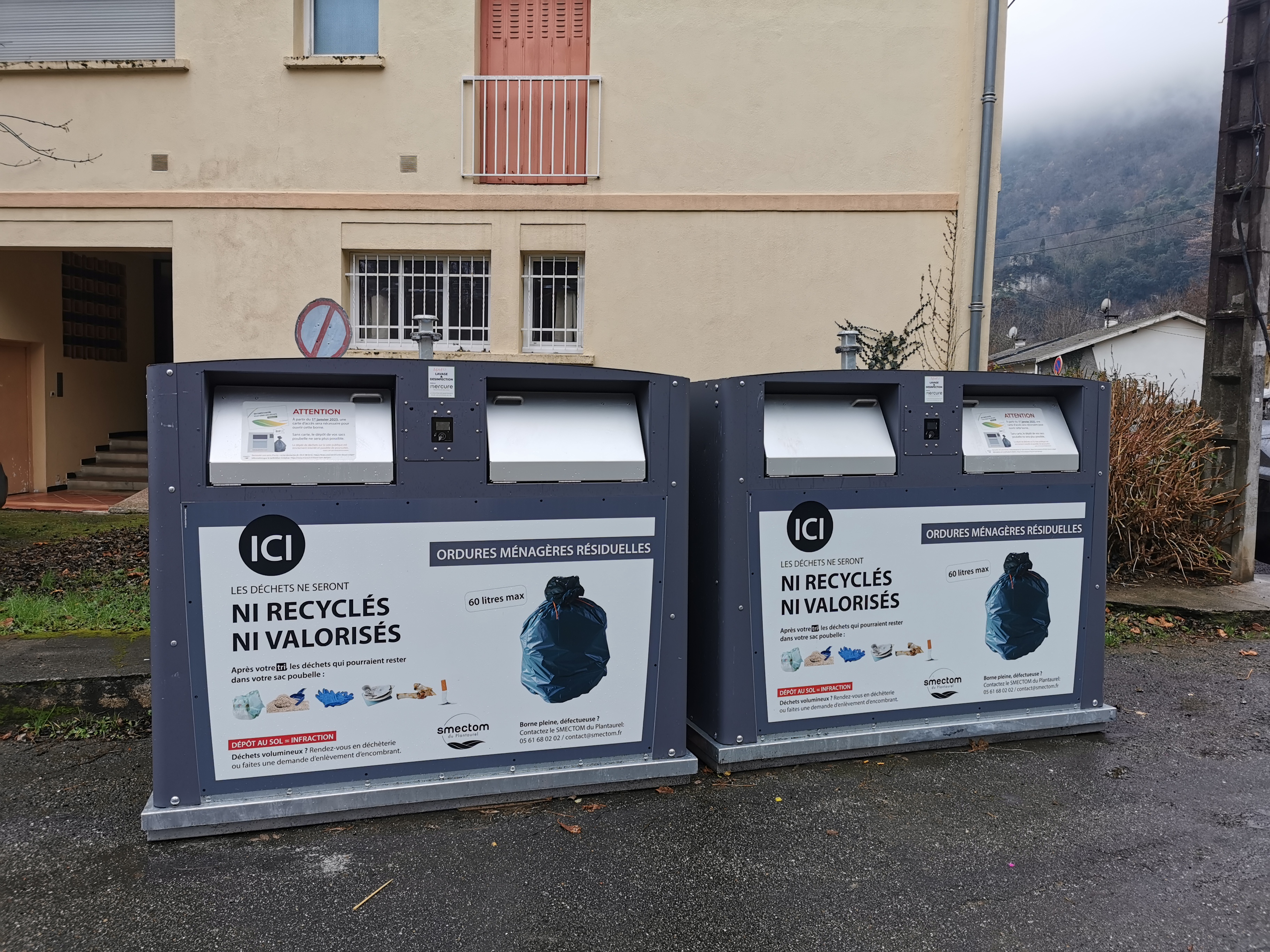 Quartier des Bruilhols à Foix - Borne ordures ménagères